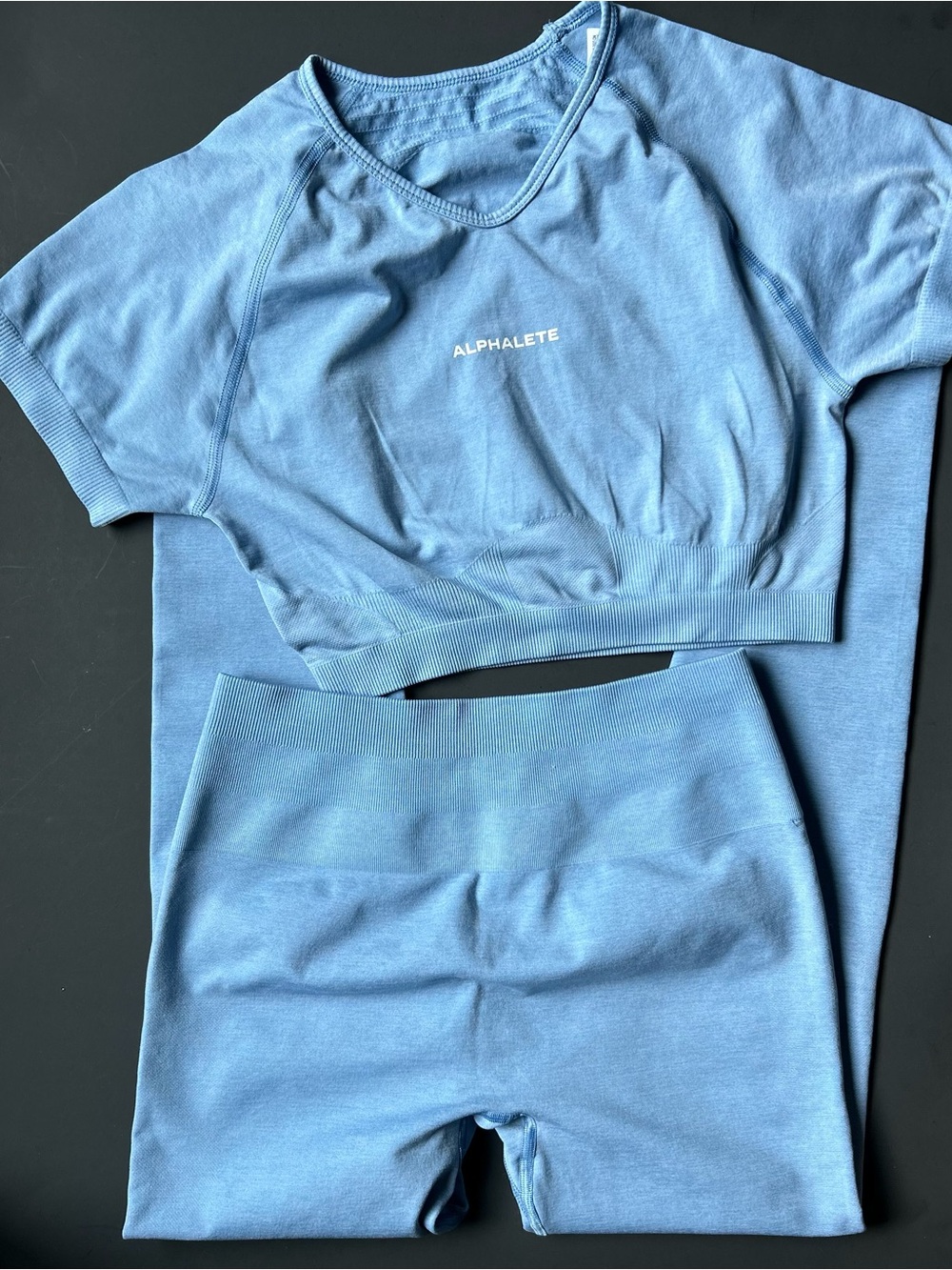 Alphalete Amplify Set — V-Neck Crop Top + Leggings, Washed Denim, Size M
